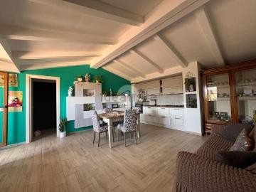 Appartamento in affitto di 77 m² in Via Casa Schiano, 12