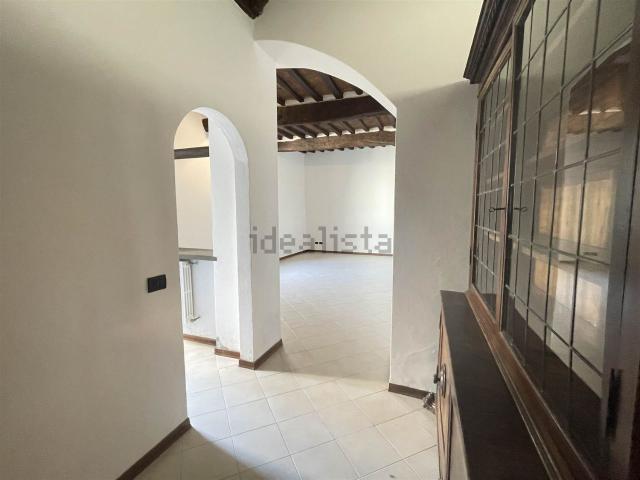 Appartamento in affitto di 77 m² in Via di Rosano