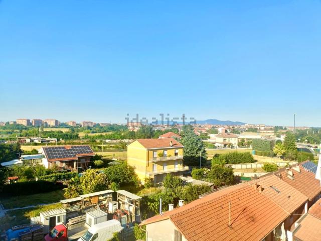 Appartamento in affitto di 77 m² in Via Fratelli Bandiera, 12