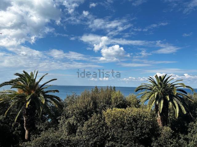 Appartamento in affitto di 75 m² in Lungomare Vittorio Emanuele III, 15