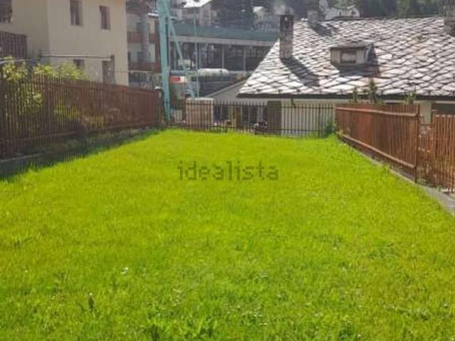 Appartamento in affitto di 75 m² in Strada Regionale 46 della Valtournenche, 25