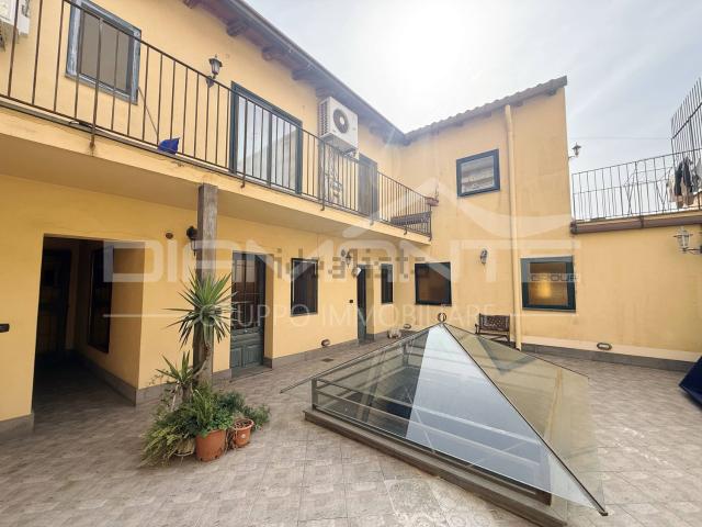 Appartamento in affitto di 75 m² in Via Trigona, 99