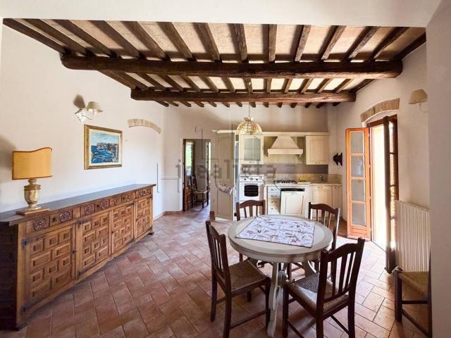 Appartamento in affitto di 75 m² in Via Cortonese, 3