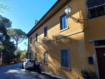Appartamento in affitto di 75 m² in Via di Canonica, 42