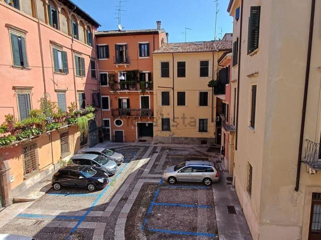 Appartamento in affitto di 75 m² in Via Enrico de Nicolis