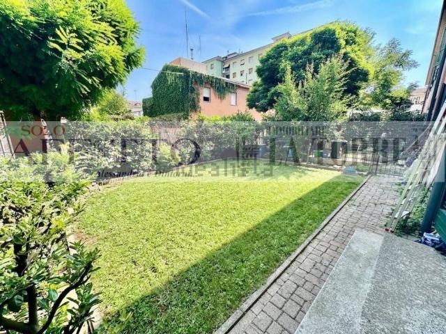 Appartamento in affitto di 75 m² in Via Istituto Oneto
