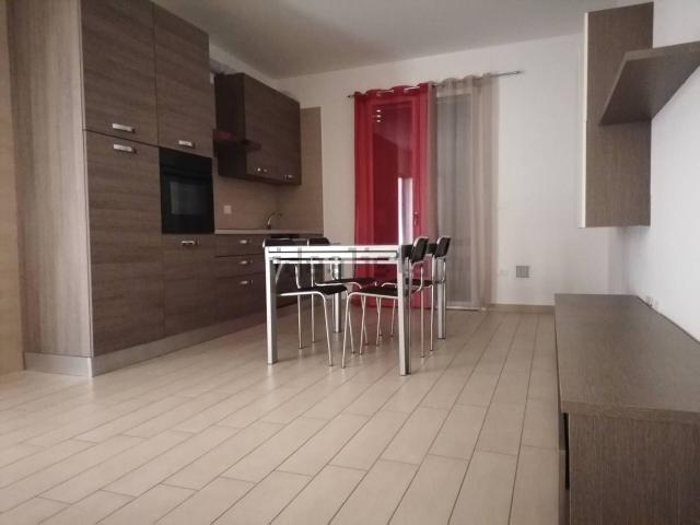 Appartamento in affitto di 75 m² in Via Lagomolin
