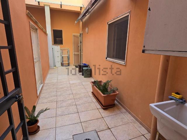 Appartamento in affitto di 75 m² in Via Lucio Strabone, 96