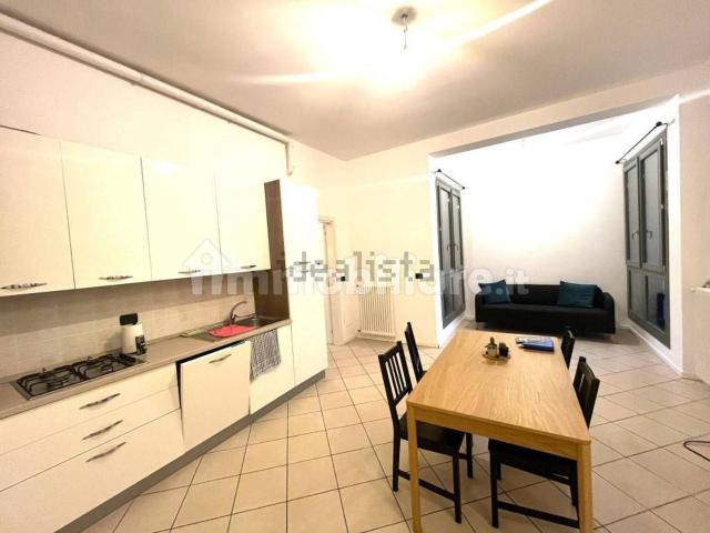 Appartamento in affitto di 75 m² in Via Parisio, 38