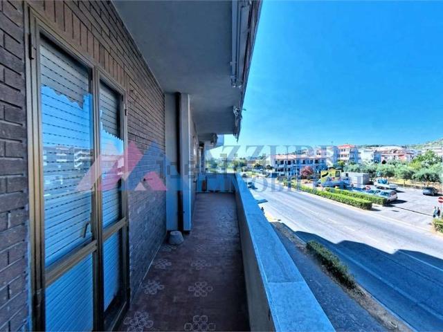 Appartamento in affitto di 75 m² in Via Ponente, 2
