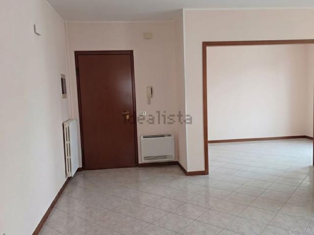 Appartamento in affitto di 75 m² in Via Roma, 76
