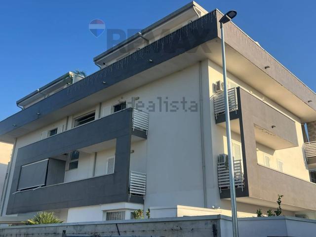 Appartamento in affitto di 76 m² in Via Borsellino Paolo