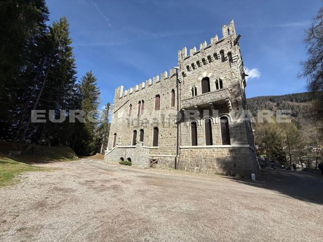 Appartamento in affitto di 76 m² in Via Castello, 87