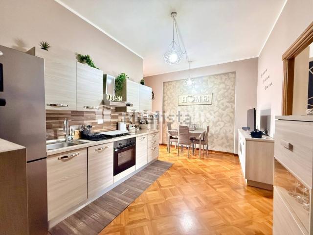 Appartamento in affitto di 76 m² in Via Challant, 7