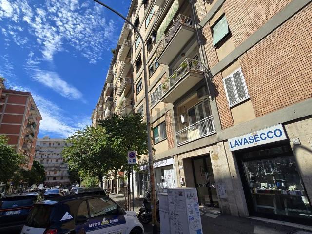 Appartamento in affitto di 76 m² in Via Pietro Blaserna, 33