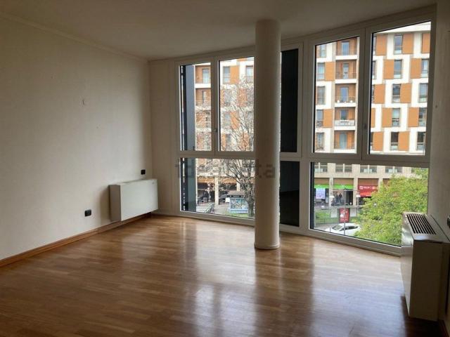 Appartamento in affitto di 78 m² in Largo la Foppa, 2