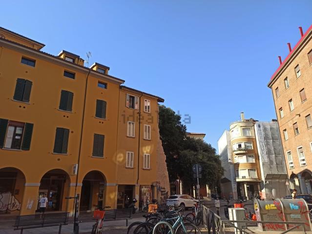 Appartamento in affitto di 78 m² in Via Zamboni