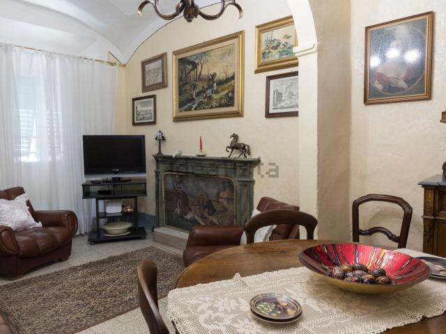 Appartamento in affitto di 78 m² in Via del Teatro, 19