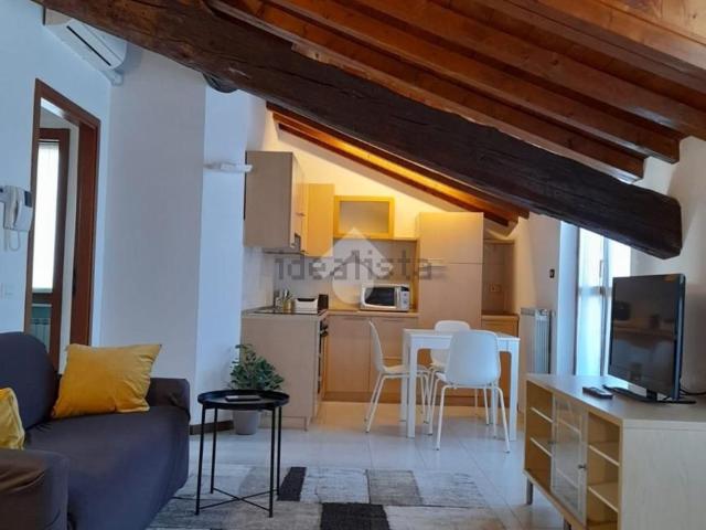 Appartamento in affitto di 78 m² in Via Don Giuseppe Andreoli, 20