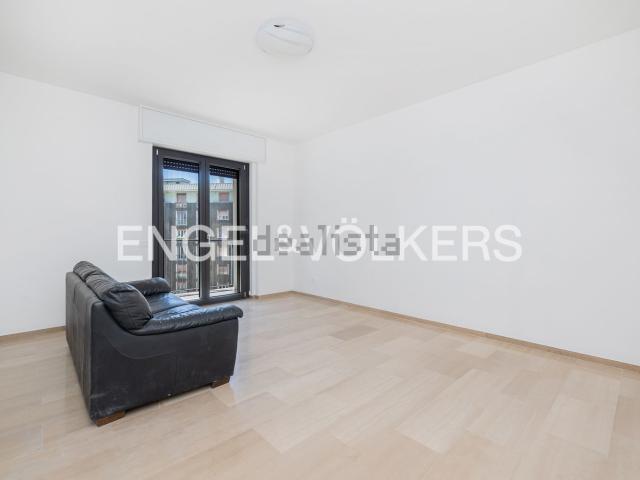 Appartamento in affitto di 83 m² in Via Lorenteggio, 35