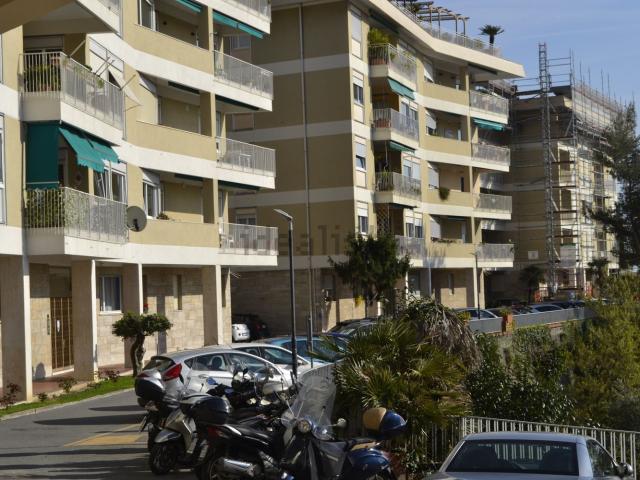Appartamento in affitto di 83 m² in Via Martin Piaggio, 48