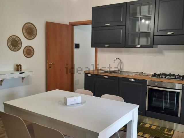 Appartamento in affitto di 83 m² in Viale Teocrito