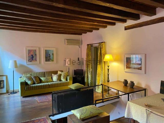 Appartamento in affitto di 80 m² in Calle Larga Ferrando, 328