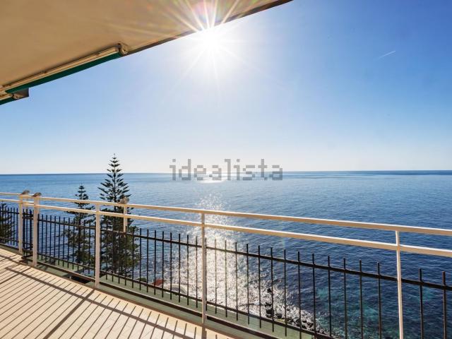 Appartamento in affitto di 80 m² in Lungomare Cristoforo Colombo, 49