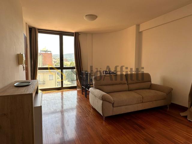 Appartamento in affitto di 80 m² in Via Tre Monumenti