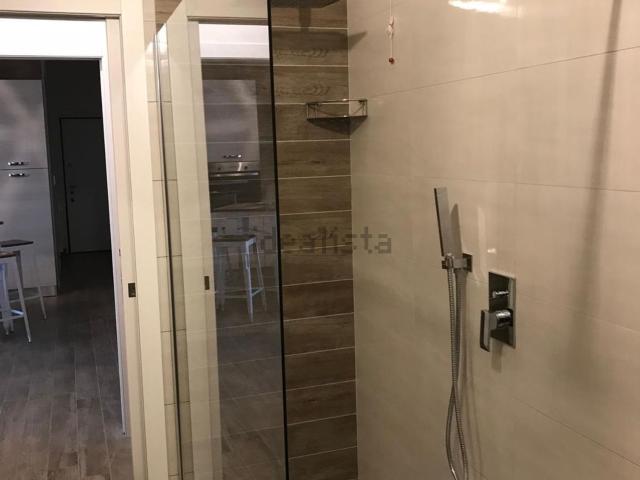 Appartamento in affitto di 80 m² in Via Val Seriana, 1