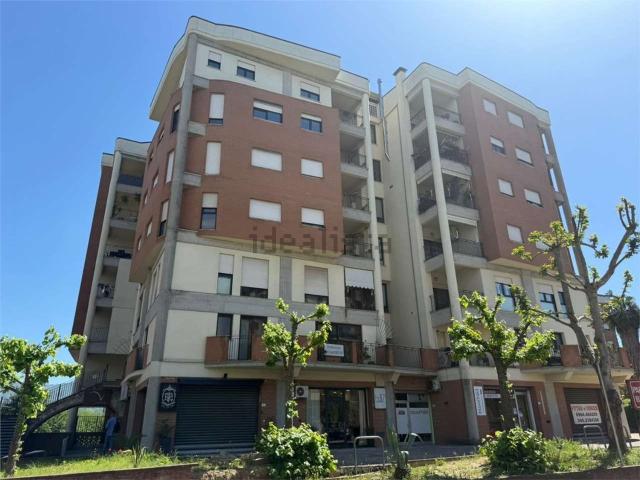 Appartamento in affitto di 80 m² in Via Adige