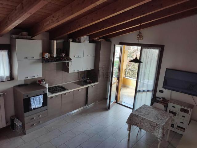 Appartamento in affitto di 80 m² in Via Adua