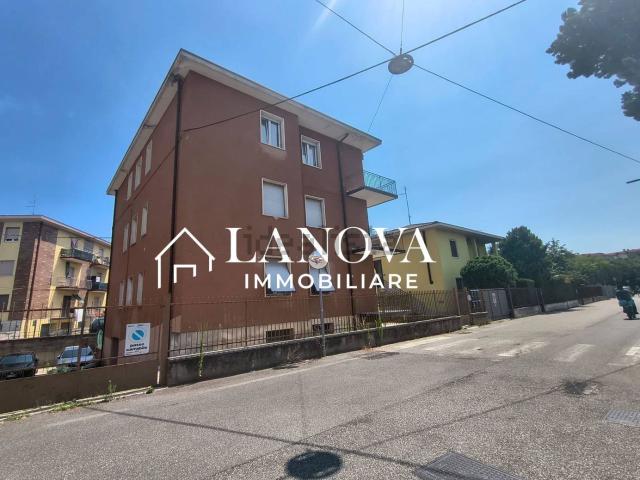 Appartamento in affitto di 80 m² in Via B. Giuliari, 55