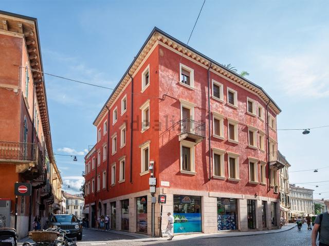 Appartamento in affitto di 80 m² in Via Carlo Cattaneo