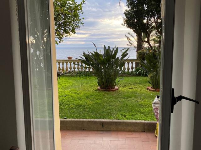 Appartamento in affitto di 80 m² in Via Charles Garnier