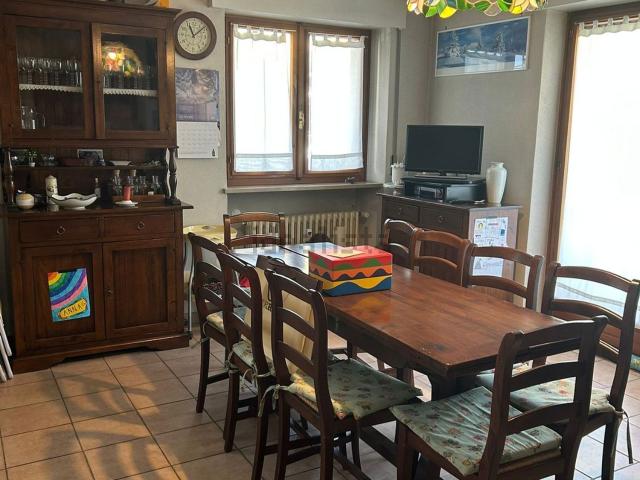 Appartamento in affitto di 80 m² in Via Circonvallazione