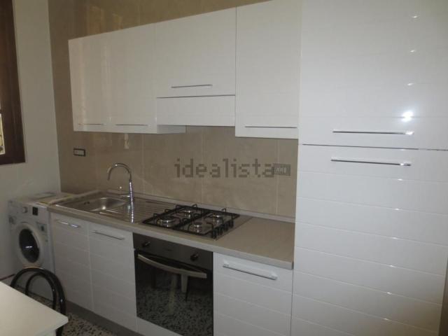 Appartamento in affitto di 80 m² in Via Ciro Menotti, 4