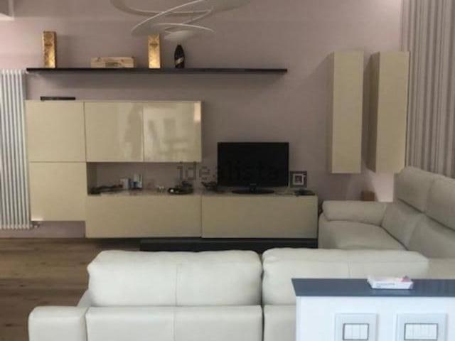 Appartamento in affitto di 80 m² in Via Dante Alighieri