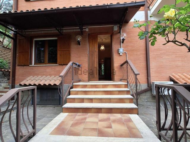 Appartamento in affitto di 80 m² in Via dell&apos Orsa Maggiore, 58