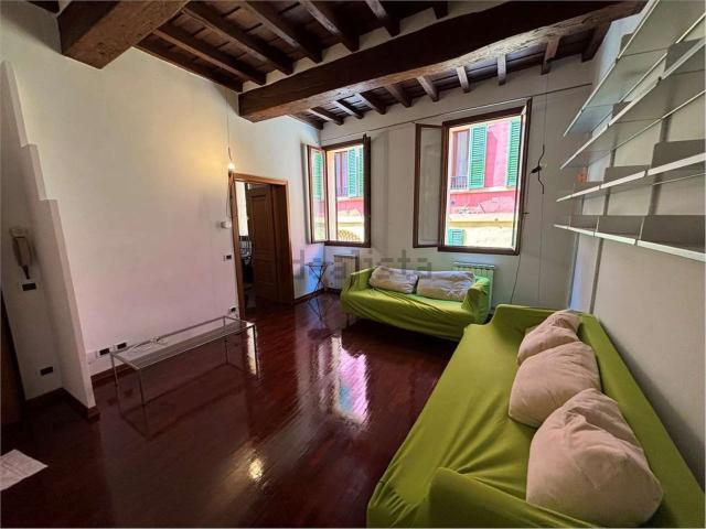 Appartamento in affitto di 80 m² in Via della Vite