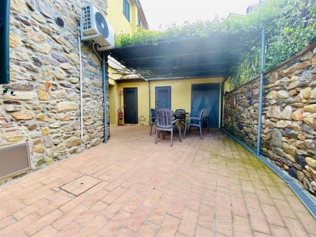 Appartamento in affitto di 80 m² in Via della Quarra, 2