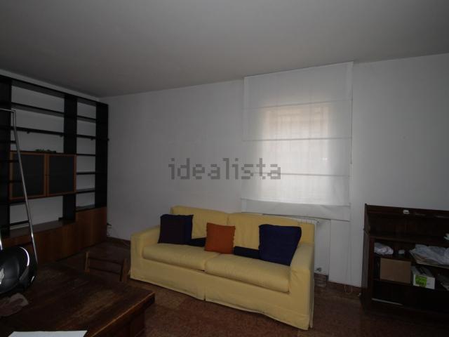 Appartamento in affitto di 80 m² in Via delle Fosse Ardeatine, 34