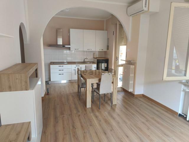 Appartamento in affitto di 80 m² in Via Filippo Villavecchia, 1