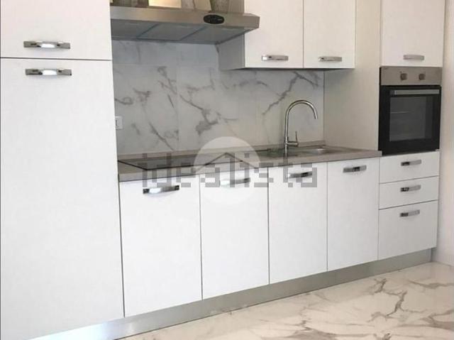 Appartamento in affitto di 80 m² in Via Jacopo Dentici, 1111