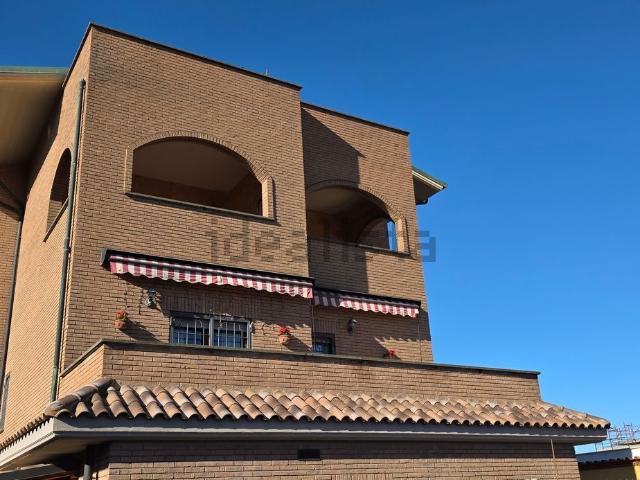 Appartamento in affitto di 80 m² in Via Martiri di Belfiore, 52