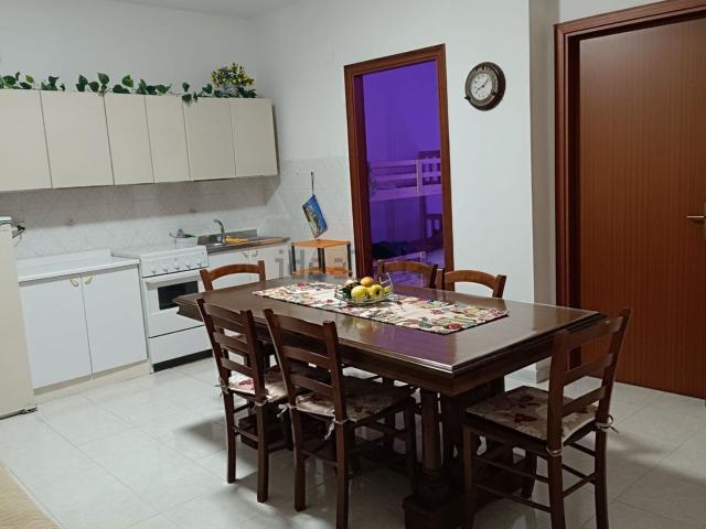 Appartamento in affitto di 80 m² in Via Marina