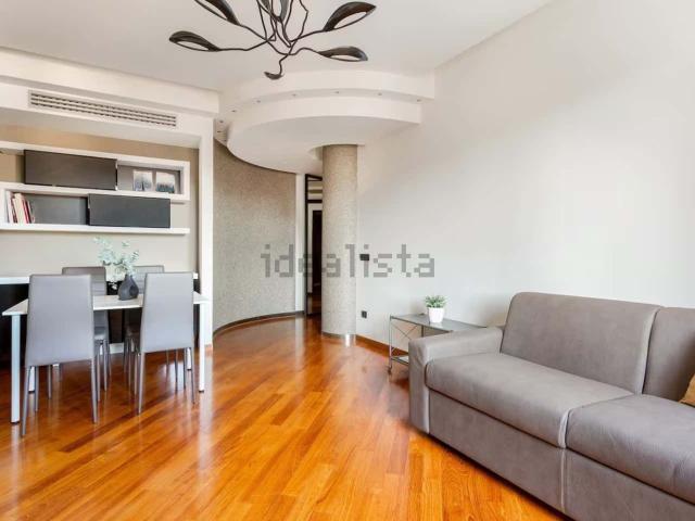 Appartamento in affitto di 80 m² in Via Melchiorre Gioia, 71