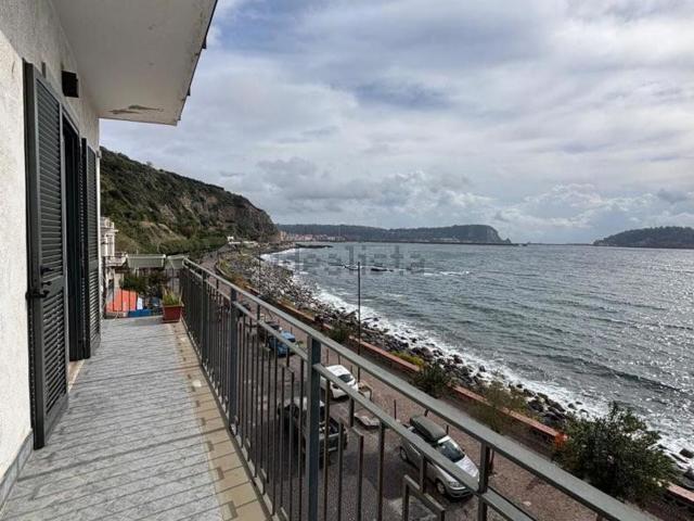 Appartamento in affitto di 80 m² in Via Napoli