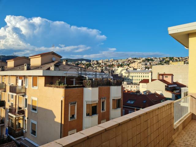 Appartamento in affitto di 80 m² in Via Petronio