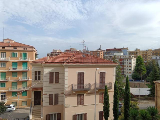 Appartamento in affitto di 80 m² in Via Porta di Monacisca, 1